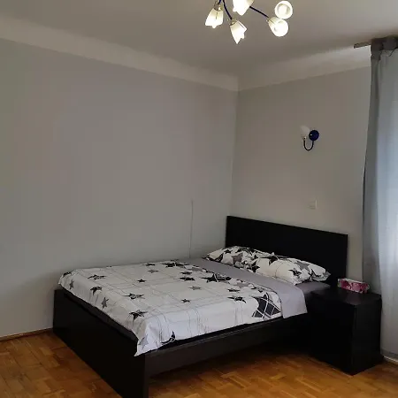 Homestay Mirrorrooms Pl Downtown